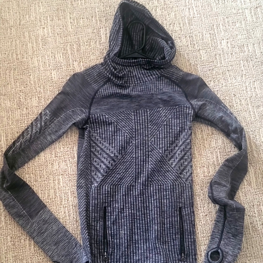 Lululemon Lightweight Tech Pullover - image 1